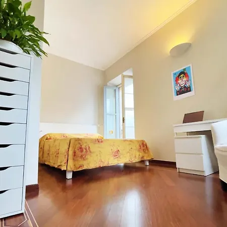 Chic 1bdr With Shared Terrace Steps From Duomo By Rentopolis *