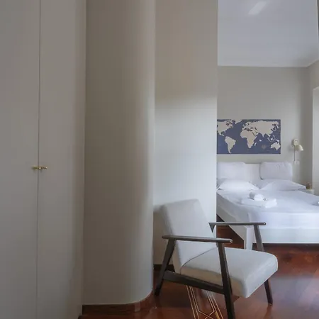 Bright & Chic 1bdr With Shared Rooftop Terrace In San Babila * Milan