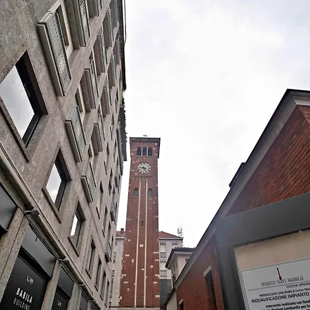 Bright & Chic 1bdr With Shared Rooftop Terrace In San Babila Apartment Milan