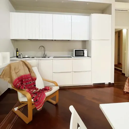 Chic 1bdr With Shared Terrace Steps From Duomo By Rentopolis Appartement