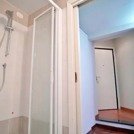 Appartement Chic 1bdr With Shared Terrace Steps From Duomo By Rentopolis Milaan