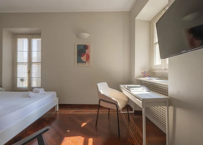 Bright & Chic 1bdr With Shared Rooftop Terrace In San Babila ميلان